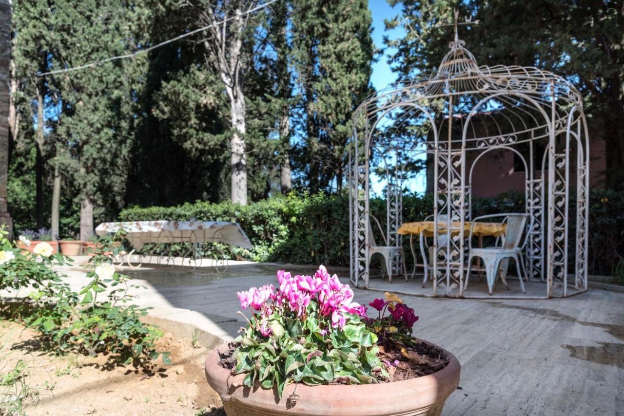 Casa Del Priore Usigliano Exterior foto